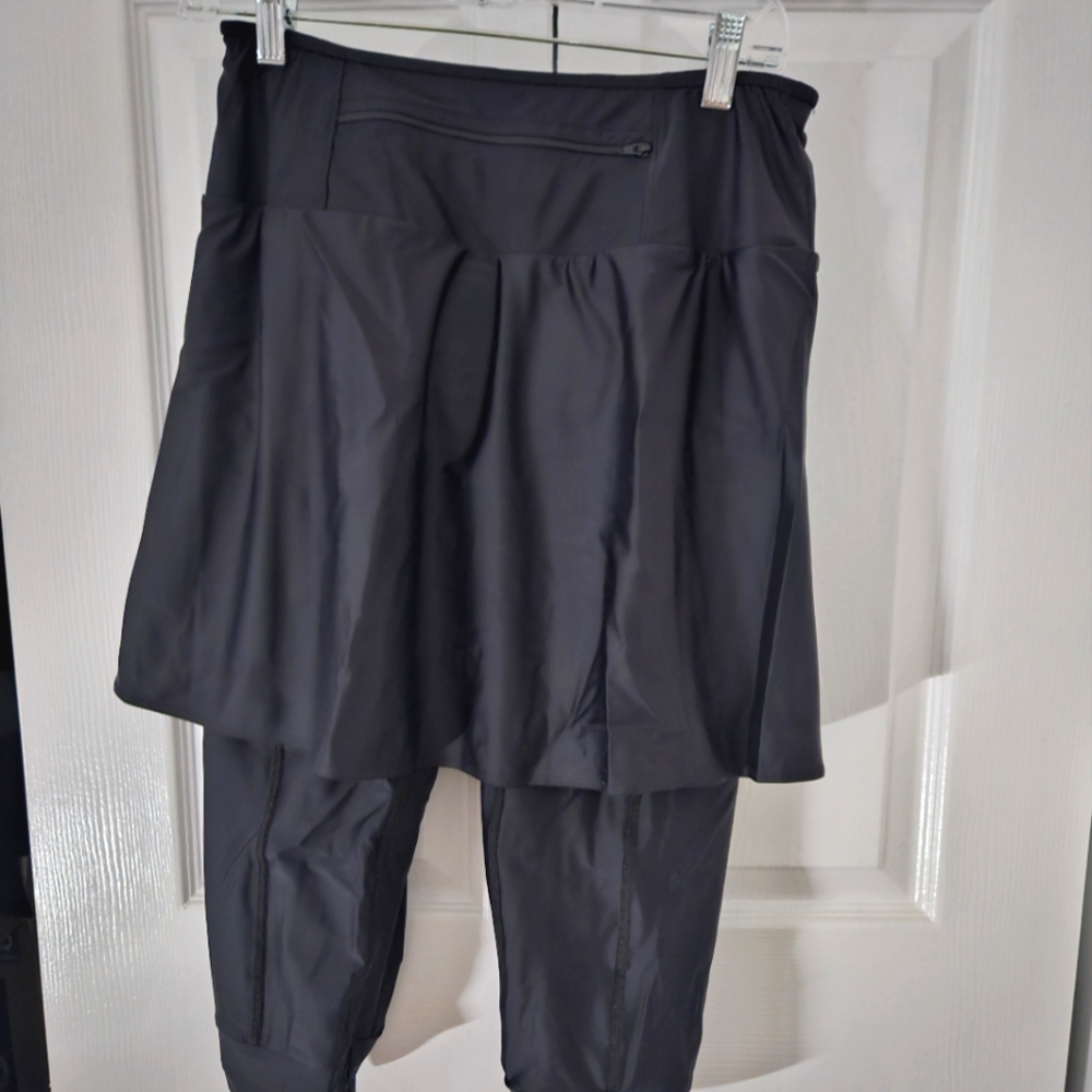 Athletic capri with attached skirt